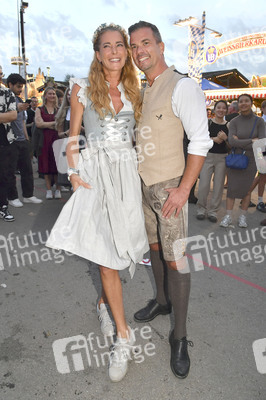 Almauftrieb beim Oktoberfest 2025 in München