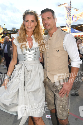 Almauftrieb beim Oktoberfest 2025 in München