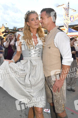 Almauftrieb beim Oktoberfest 2025 in München