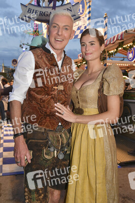 Almauftrieb beim Oktoberfest 2025 in München