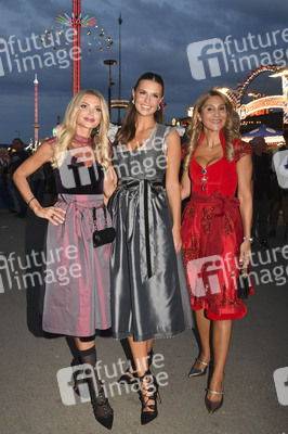 Almauftrieb beim Oktoberfest 2025 in München