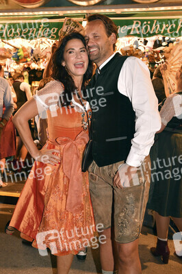 Almauftrieb beim Oktoberfest 2025 in München