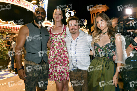 Almauftrieb beim Oktoberfest 2025 in München