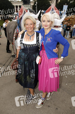 Regines Damenwiesn beim Oktoberfest 2025 in München