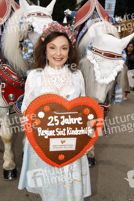 Regines Damenwiesn beim Oktoberfest 2025 in München