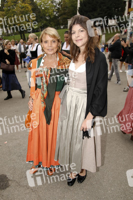 Regines Damenwiesn beim Oktoberfest 2025 in München