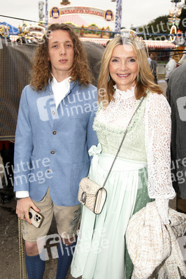 Regines Damenwiesn beim Oktoberfest 2025 in München