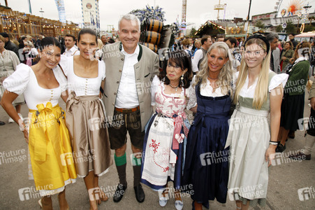 Regines Damenwiesn beim Oktoberfest 2025 in München