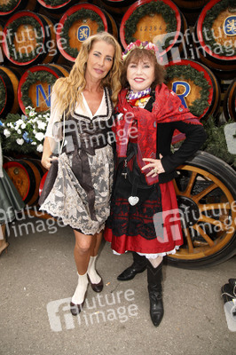 Regines Damenwiesn beim Oktoberfest 2025 in München