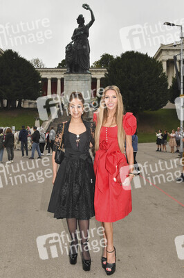 Regines Damenwiesn beim Oktoberfest 2025 in München