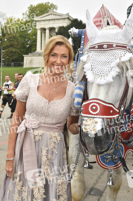 Regines Damenwiesn beim Oktoberfest 2025 in München