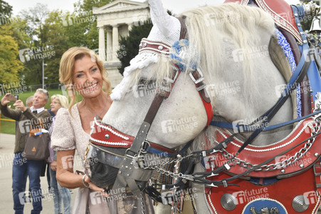 Regines Damenwiesn beim Oktoberfest 2025 in München