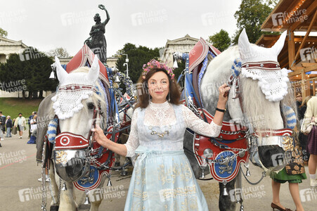 Regines Damenwiesn beim Oktoberfest 2025 in München