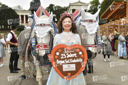 Regines Damenwiesn beim Oktoberfest 2025 in München