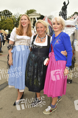 Regines Damenwiesn beim Oktoberfest 2025 in München
