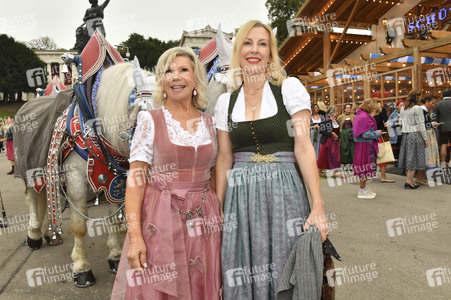 Regines Damenwiesn beim Oktoberfest 2025 in München