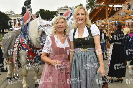Regines Damenwiesn beim Oktoberfest 2025 in München