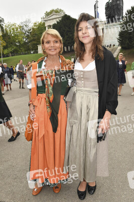 Regines Damenwiesn beim Oktoberfest 2025 in München