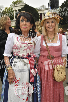 Regines Damenwiesn beim Oktoberfest 2025 in München