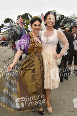 Regines Damenwiesn beim Oktoberfest 2025 in München