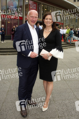 Theaterpremiere 'Miss Merkel - Mord in der Uckermark' in Berlin