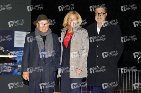 Julia Klöckner bei einer Film- und Lichtprojektion in Berlin