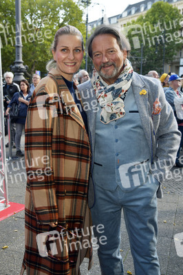 Offizielle Einweihung des Harald-Juhnke-Platzes in Berlin