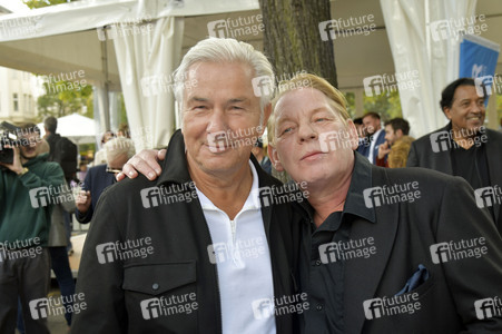 Offizielle Einweihung des Harald-Juhnke-Platzes in Berlin