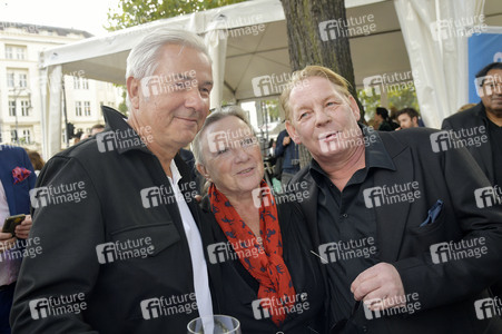 Offizielle Einweihung des Harald-Juhnke-Platzes in Berlin