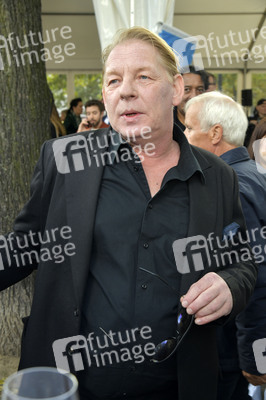 Offizielle Einweihung des Harald-Juhnke-Platzes in Berlin