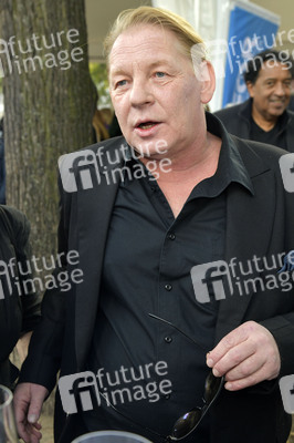 Offizielle Einweihung des Harald-Juhnke-Platzes in Berlin