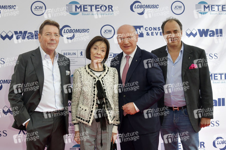 Offizielle Einweihung des Harald-Juhnke-Platzes in Berlin