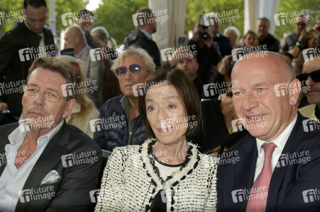 Offizielle Einweihung des Harald-Juhnke-Platzes in Berlin