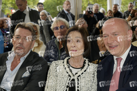 Offizielle Einweihung des Harald-Juhnke-Platzes in Berlin