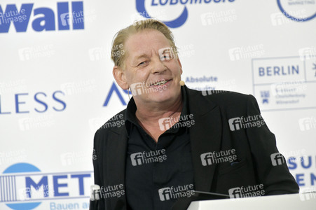 Offizielle Einweihung des Harald-Juhnke-Platzes in Berlin