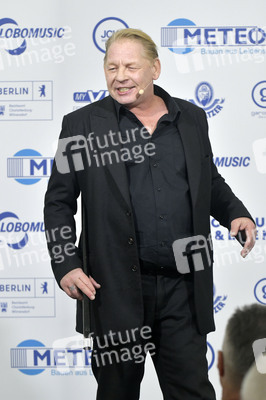 Offizielle Einweihung des Harald-Juhnke-Platzes in Berlin