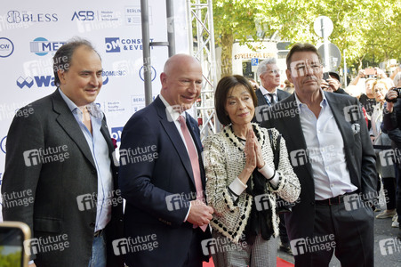 Offizielle Einweihung des Harald-Juhnke-Platzes in Berlin