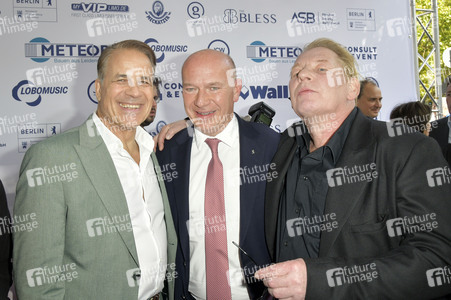 Offizielle Einweihung des Harald-Juhnke-Platzes in Berlin