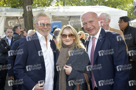 Offizielle Einweihung des Harald-Juhnke-Platzes in Berlin