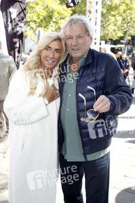 Offizielle Einweihung des Harald-Juhnke-Platzes in Berlin