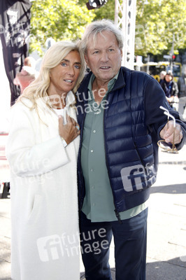 Offizielle Einweihung des Harald-Juhnke-Platzes in Berlin