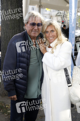 Offizielle Einweihung des Harald-Juhnke-Platzes in Berlin