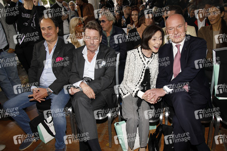 Offizielle Einweihung des Harald-Juhnke-Platzes in Berlin