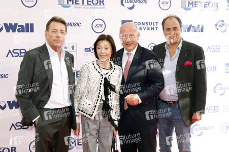 Offizielle Einweihung des Harald-Juhnke-Platzes in Berlin