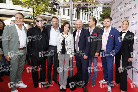 Offizielle Einweihung des Harald-Juhnke-Platzes in Berlin