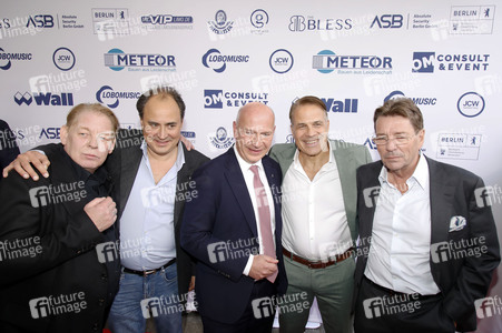 Offizielle Einweihung des Harald-Juhnke-Platzes in Berlin