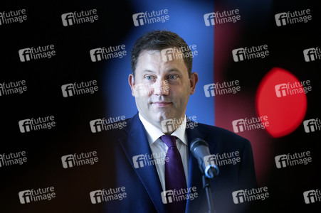 Pressestatement von Lars Klingbeil in Berlin