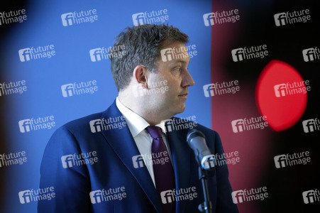 Pressestatement von Lars Klingbeil in Berlin