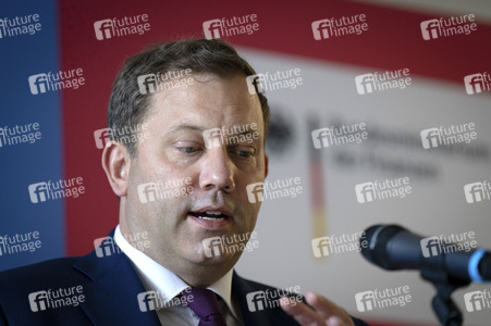 Pressestatement von Lars Klingbeil in Berlin