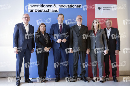 Pressestatement von Lars Klingbeil in Berlin